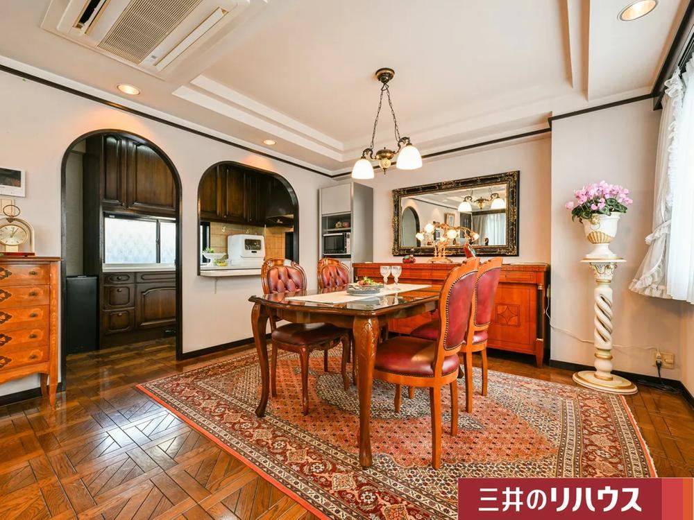 6LDK house in Mino, Osaka - Photo 1