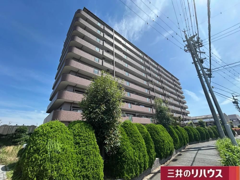 4LDK apartment in Minato Ward, Nagoya, Aichi - Photo 1