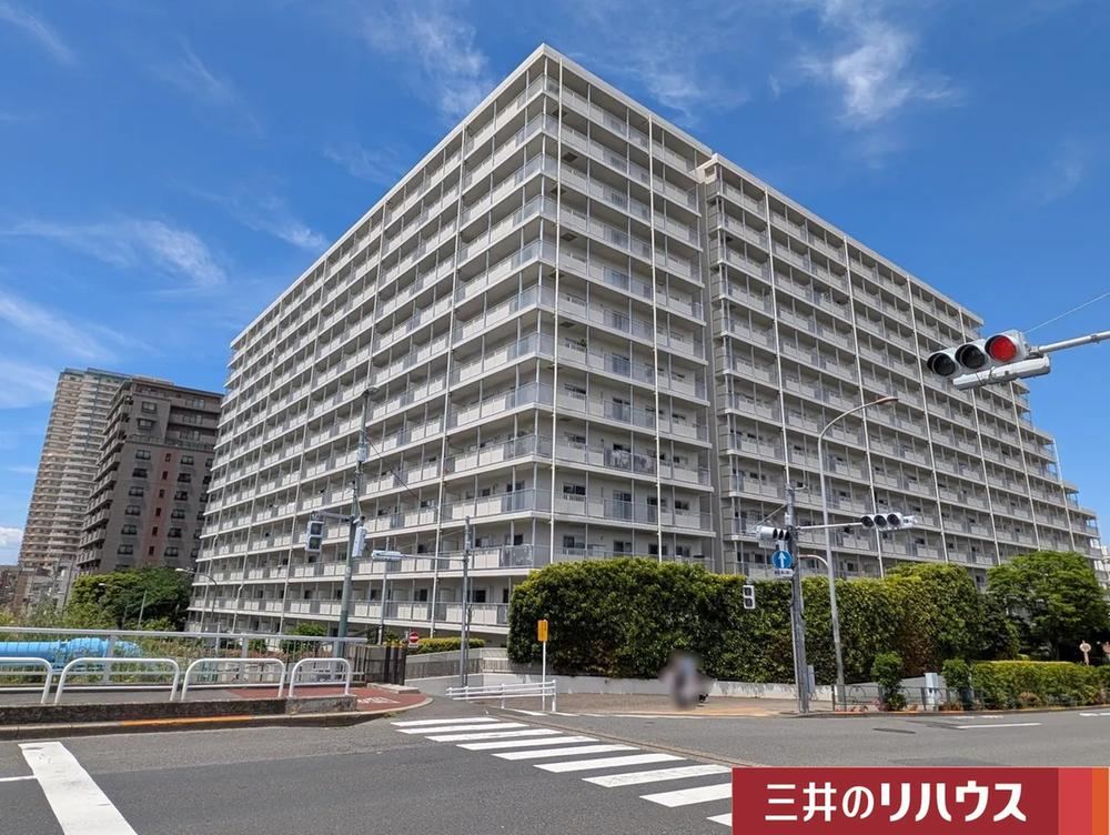 3LDK apartment in Koto Ward, Tokyo - Photo 1