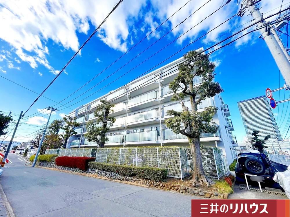 2LDK apartment in Hachioji, Tokyo - Photo 1