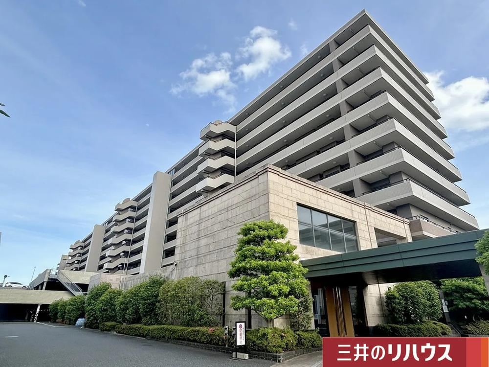 3LDK apartment in Ichikawa, Chiba - Photo 1