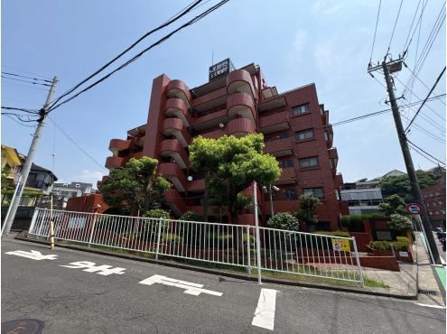 2LDK+S apartment in Isogo Ward, Yokohama, Kanagawa - Photo 1