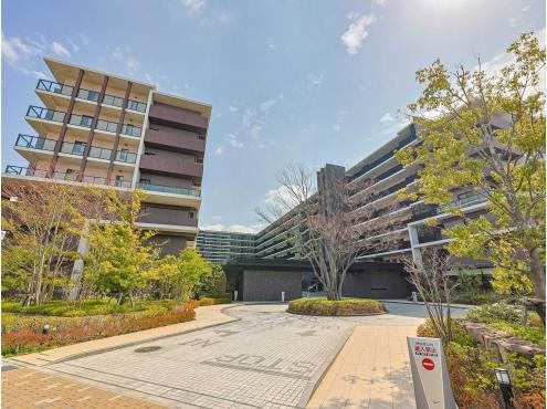 3LDK apartment in Yashio, Saitama - Photo 1