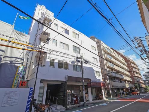 studio apartment in Minato Ward, Tokyo - Photo 1