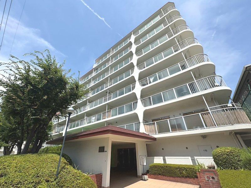 3LDK apartment in Toyonaka, Osaka - Photo 1