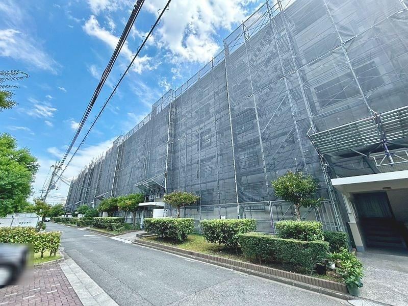 2LDK apartment in Takatsuki, Osaka - Photo 1