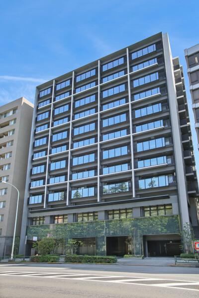 1LDK apartment in Shinjuku Ward, Tokyo - Photo 1
