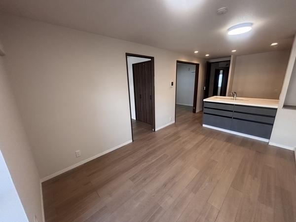 3LDK apartment in Nishinomiya, Hyogo - Photo 1
