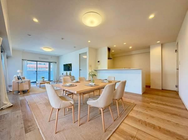 2LDK apartment in Shinjuku Ward, Tokyo - Photo 1