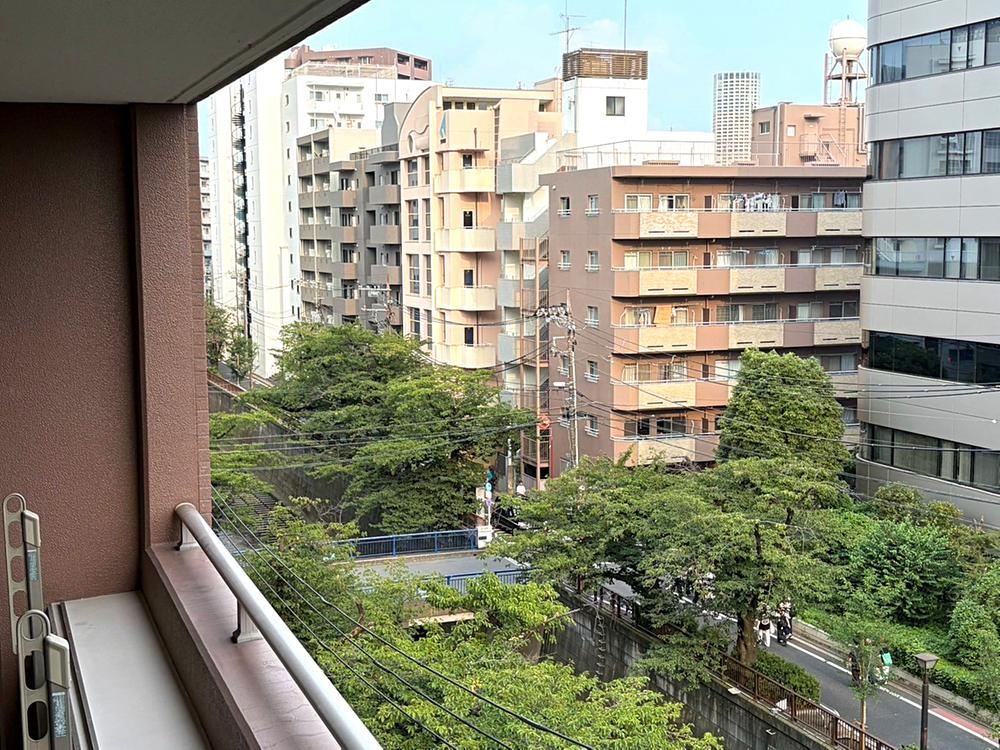 1LDK apartment in Meguro Ward, Tokyo - Photo 1