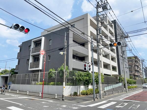 3LDK apartment in Ota Ward, Tokyo - Photo 1