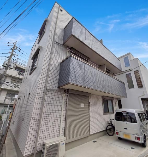 2LDK house in Itabashi Ward, Tokyo - Photo 1
