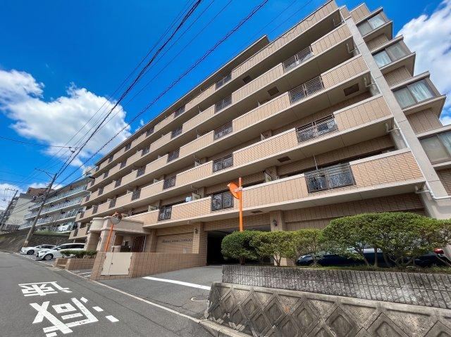 3LDK apartment in Nishi Ward, Hiroshima - Photo 1