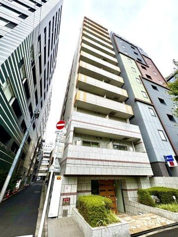 2LDK+S apartment in Chuo Ward, Tokyo - Photo 1