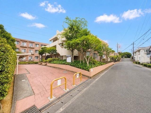 3LDK apartment in Asahi Ward, Yokohama, Kanagawa - Photo 1
