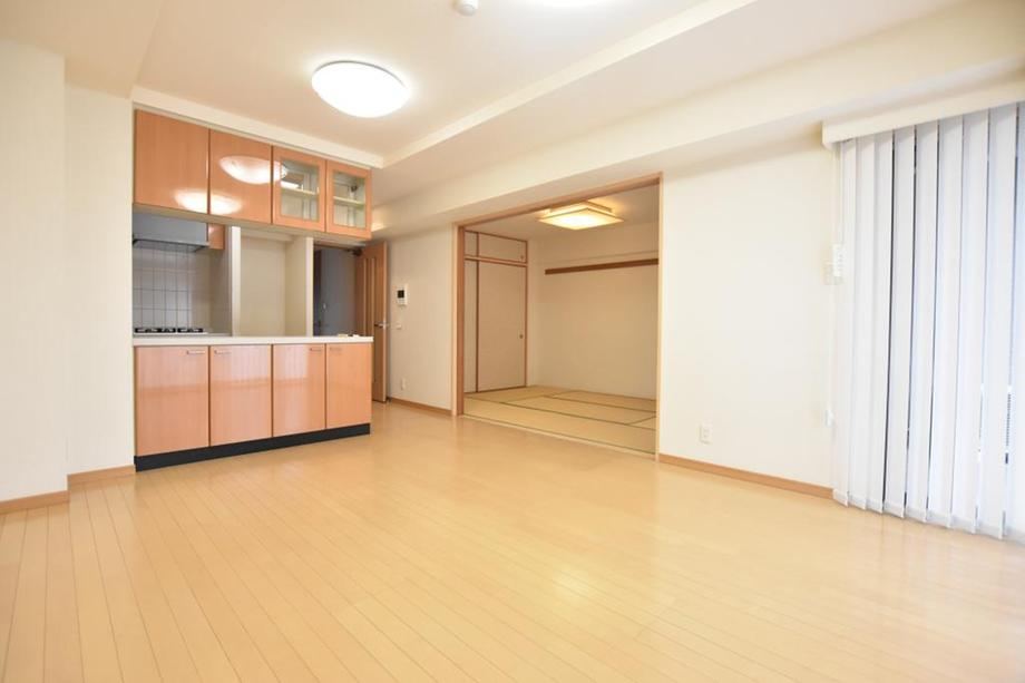 3LDK apartment in Asahi Ward, Yokohama, Kanagawa - Photo 1