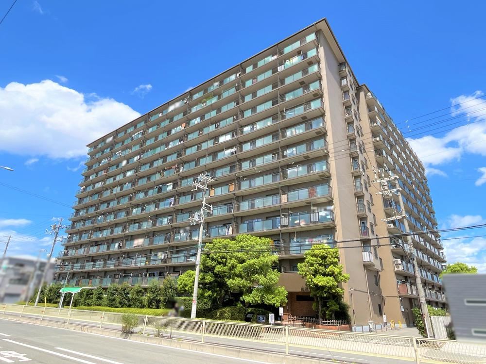 3LDK apartment in Konohana Ward, Osaka - Photo 1