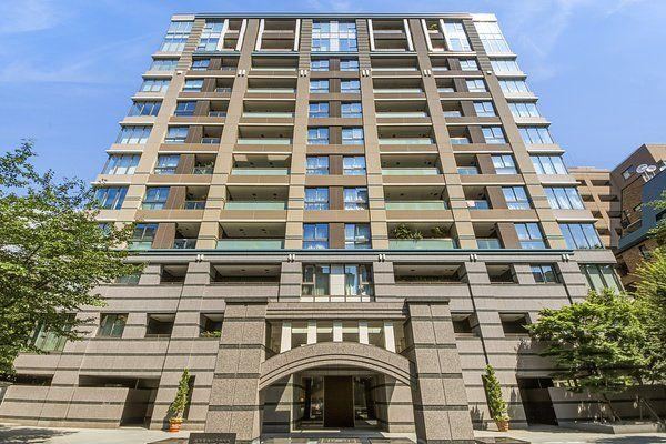 2LDK apartment in Chiyoda Ward, Tokyo - Photo 1