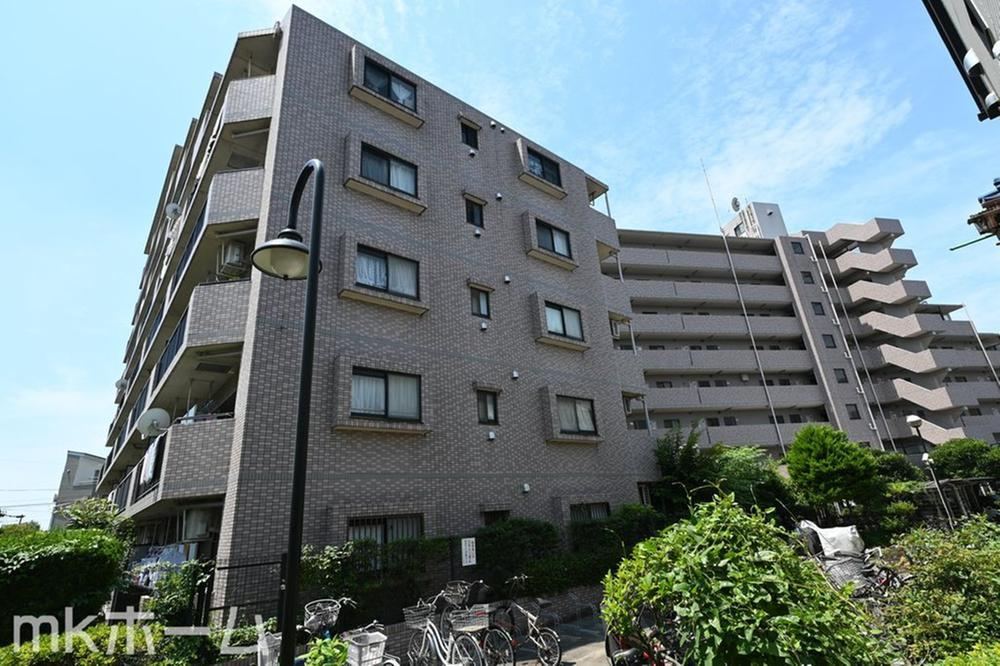 2LDK apartment in Katsushika Ward, Tokyo - Photo 1