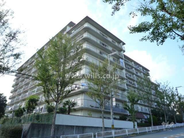 2LDK+S apartment in Toyonaka, Osaka - Photo 1