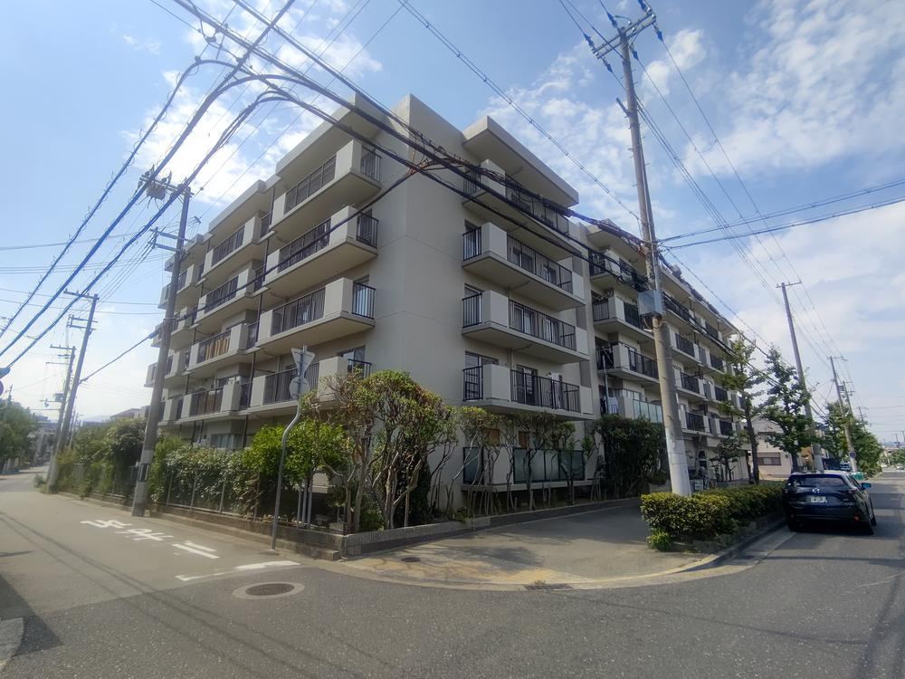 3LDK apartment in Nishinomiya, Hyogo - Photo 1
