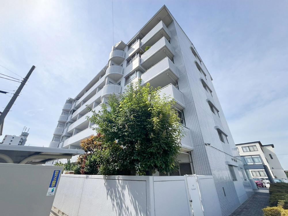 4LDK apartment in Minami Ward, Okayama - Photo 1