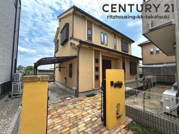 4LDK+S house in Neyagawa, Osaka - Photo 1