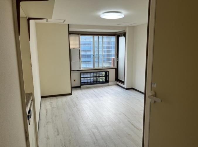 studio apartment in Minato Ward, Tokyo - Photo 1