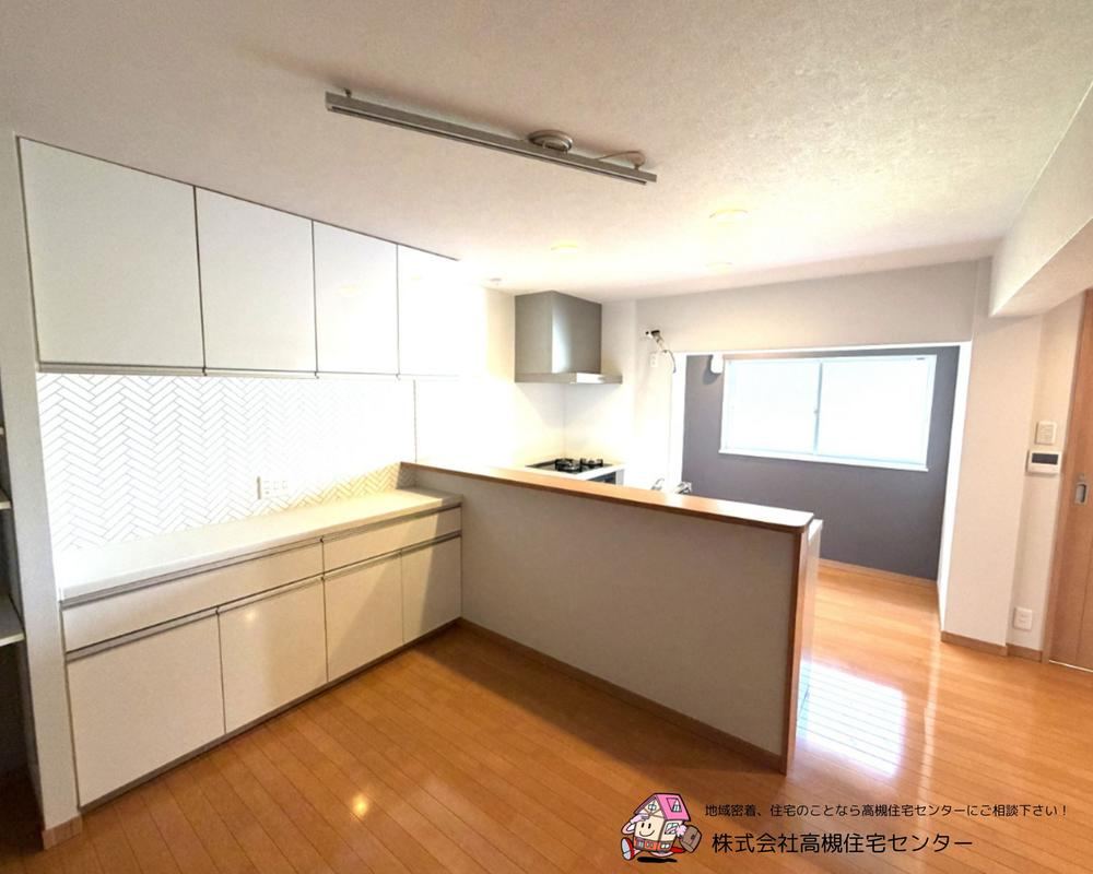 3LDK house in Takatsuki, Osaka - Photo 1
