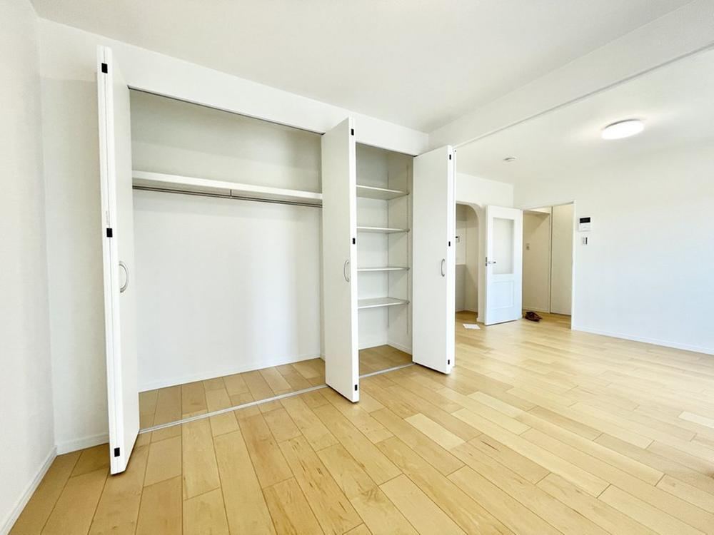 3LDK apartment in Mihama Ward, Chiba - Photo 1
