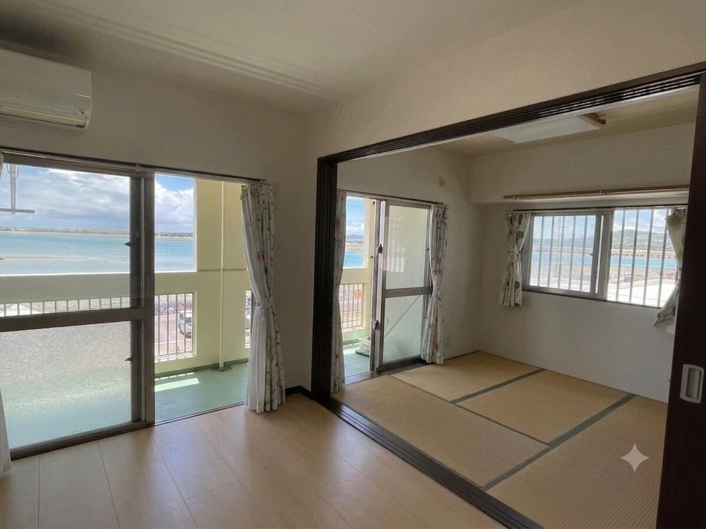 3LDK apartment in Okinawa, Okinawa - Photo 1