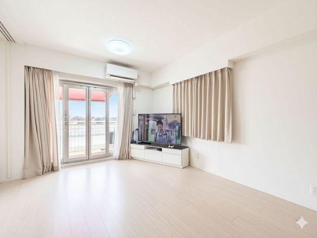 2LDK+S apartment in Tachikawa, Tokyo - Photo 1