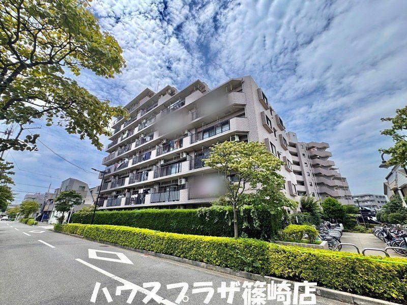 2LDK apartment in Katsushika Ward, Tokyo - Photo 1