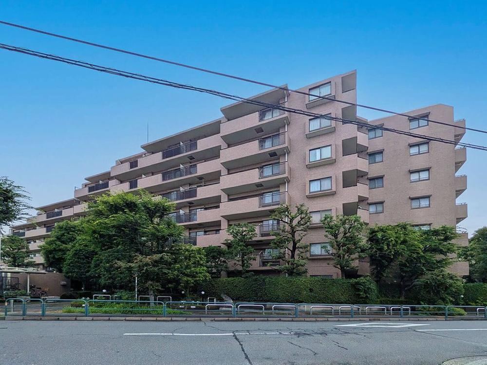 2LDK+S apartment in Adachi Ward, Tokyo - Photo 1