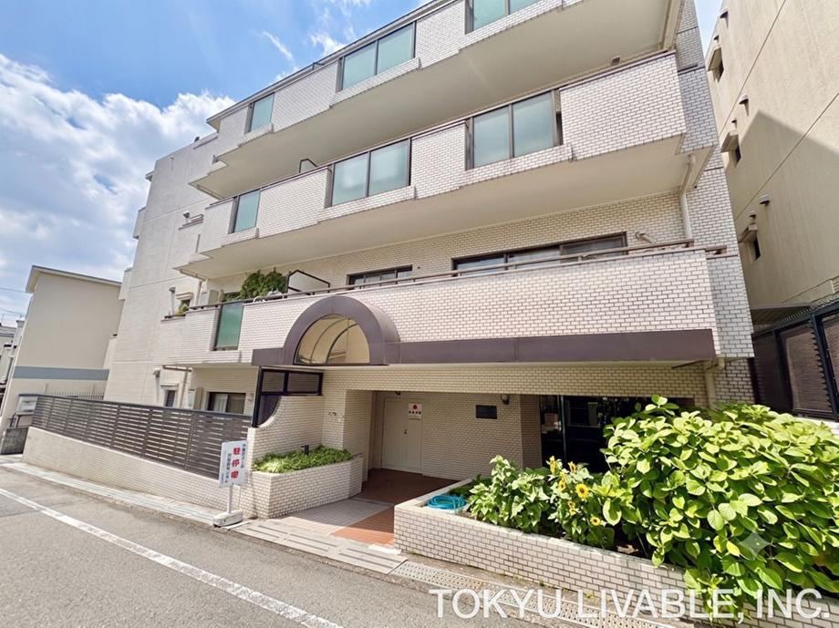 3LDK apartment in Toyonaka, Osaka - Photo 1