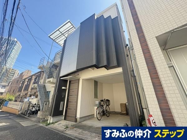 2LDK house in Shibuya Ward, Tokyo - Photo 1