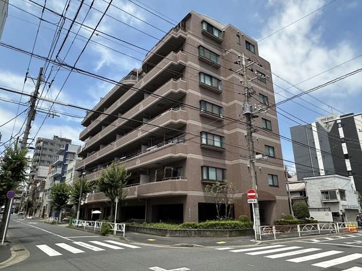 3LDK apartment in Sumida Ward, Tokyo - Photo 1