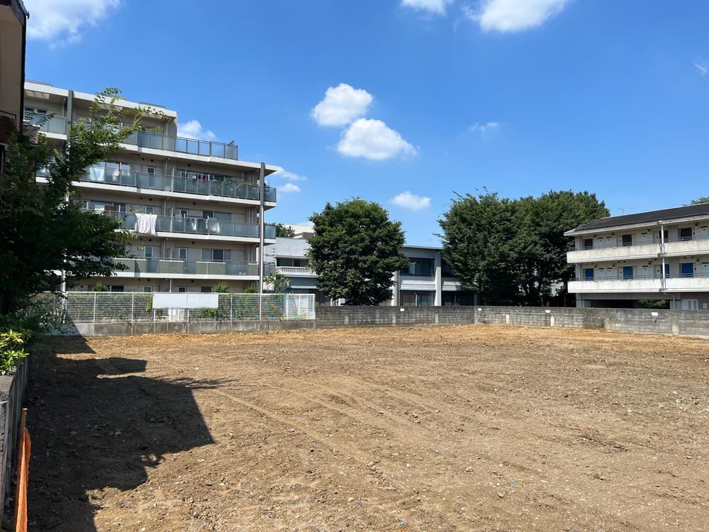 100 m² land in Fuchu, Tokyo - Photo 1