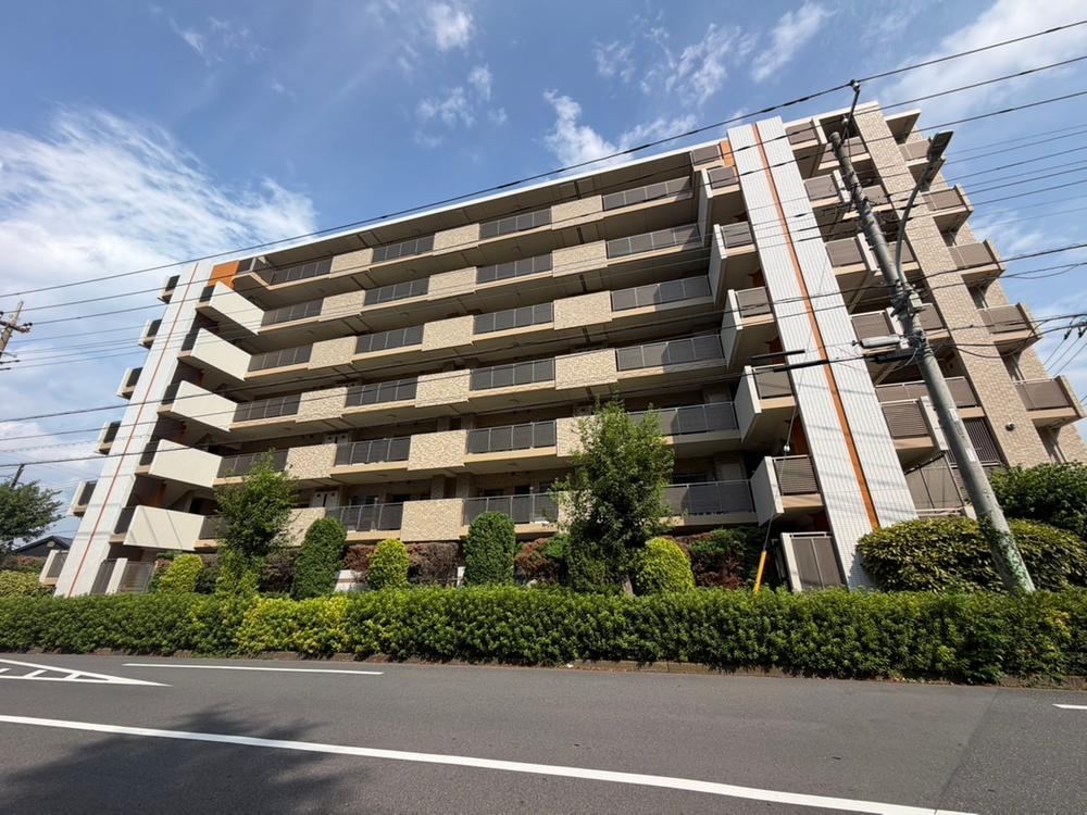 3LDK apartment in Hino, Tokyo - Photo 1