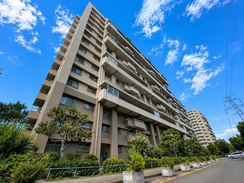 3LDK apartment in Asahi Ward, Yokohama, Kanagawa - Photo 1