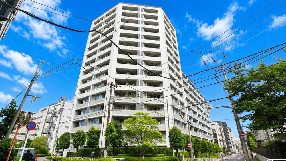 3LDK+S apartment in Koto Ward, Tokyo - Photo 1