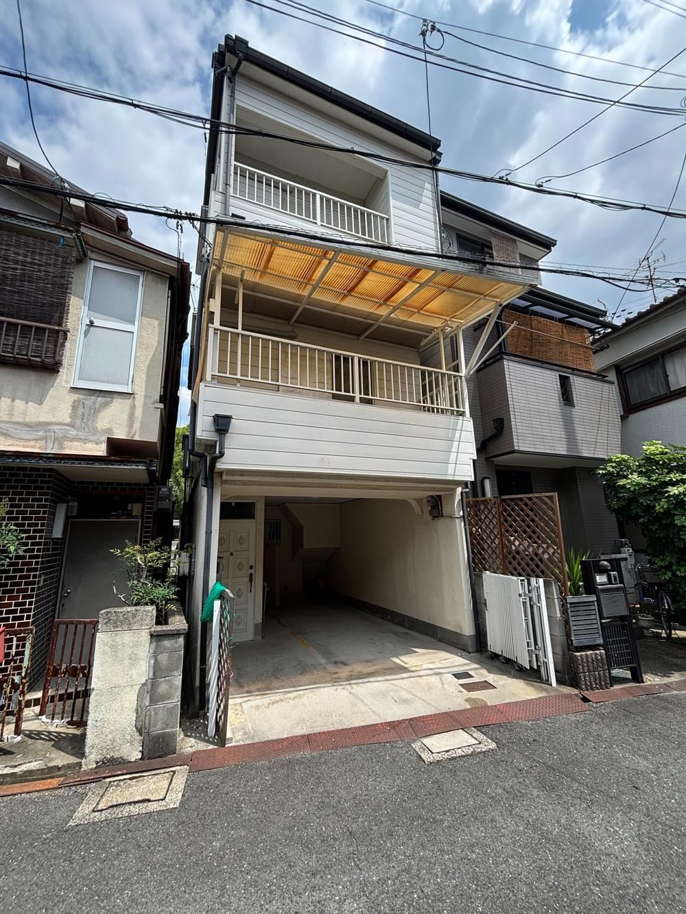 5LDK house in Moriguchi, Osaka - Photo 1
