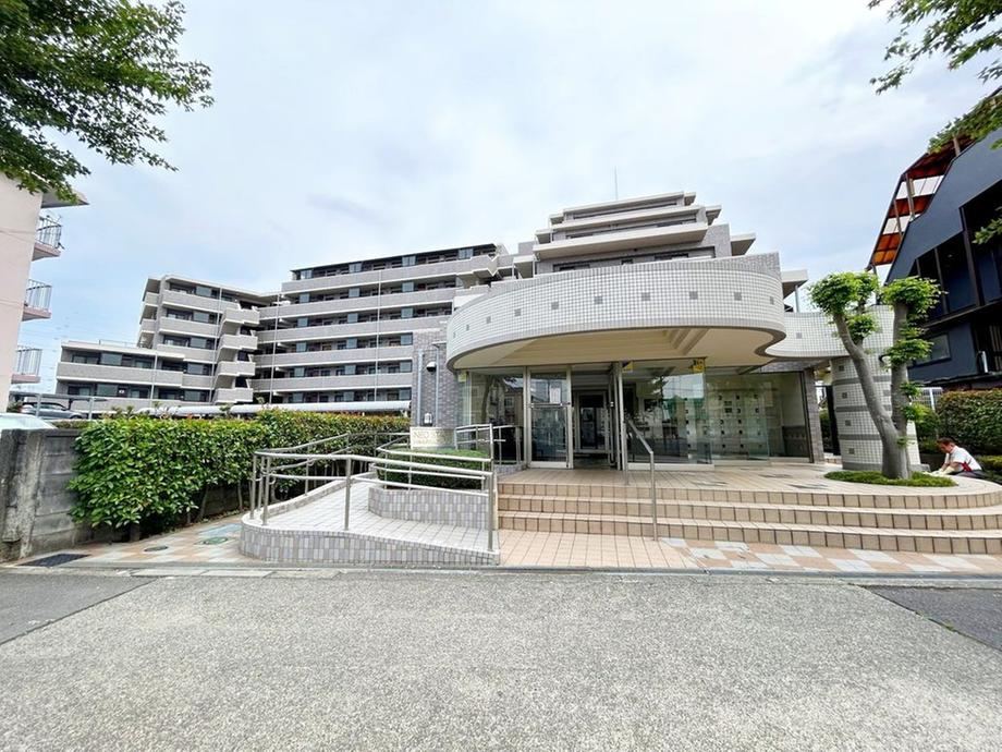 3LDK apartment in Hamura, Tokyo - Photo 1