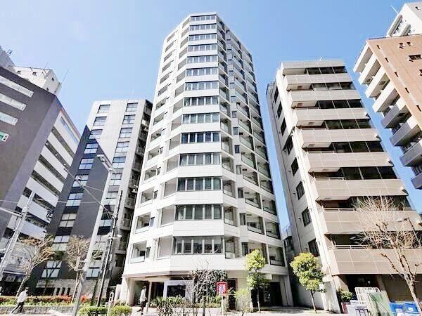 2LDK apartment in Shinjuku Ward, Tokyo - Photo 1