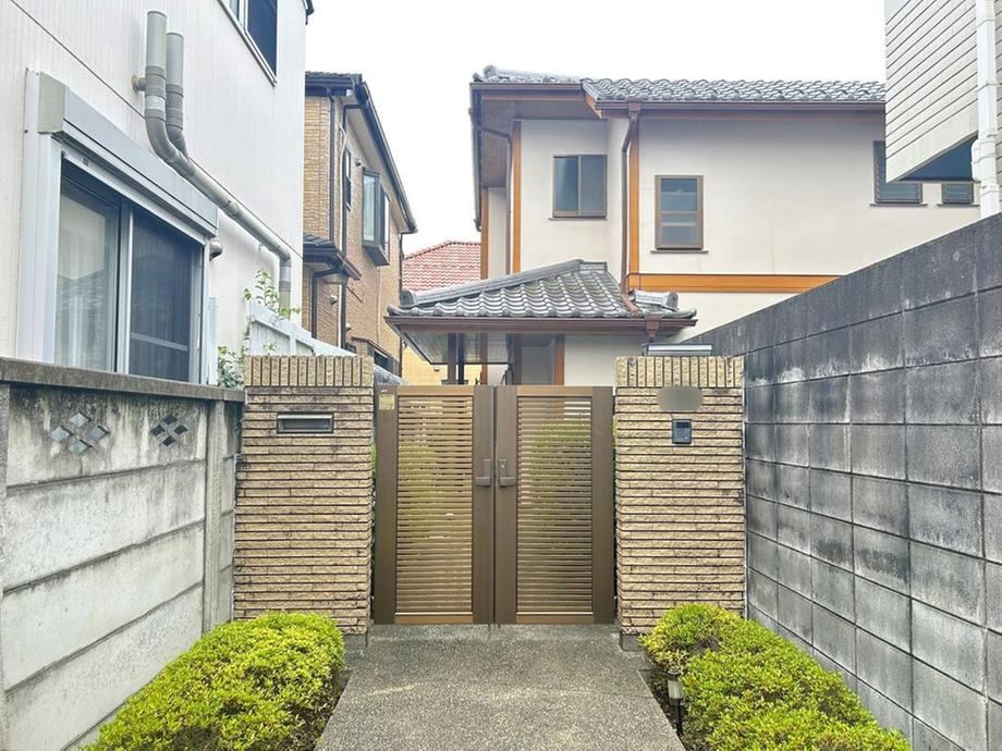 4LDK+S house in Suginami Ward, Tokyo - Photo 1