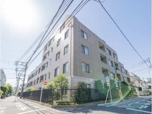 1LDK+S apartment in Bunkyo Ward, Tokyo - Photo 1