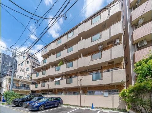 1LDK apartment in Minato Ward, Tokyo - Photo 1