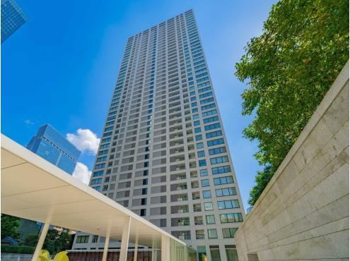 1LDK apartment in Minato Ward, Tokyo - Photo 1