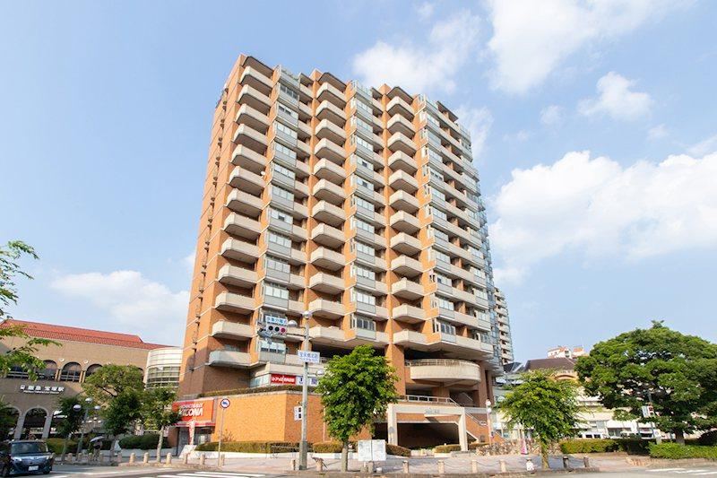3LDK apartment in Takarazuka, Hyogo - Photo 1
