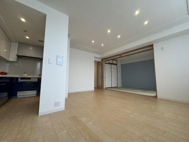 4LDK+S apartment in Chuo Ward, Sapporo, Hokkaido - Photo 1